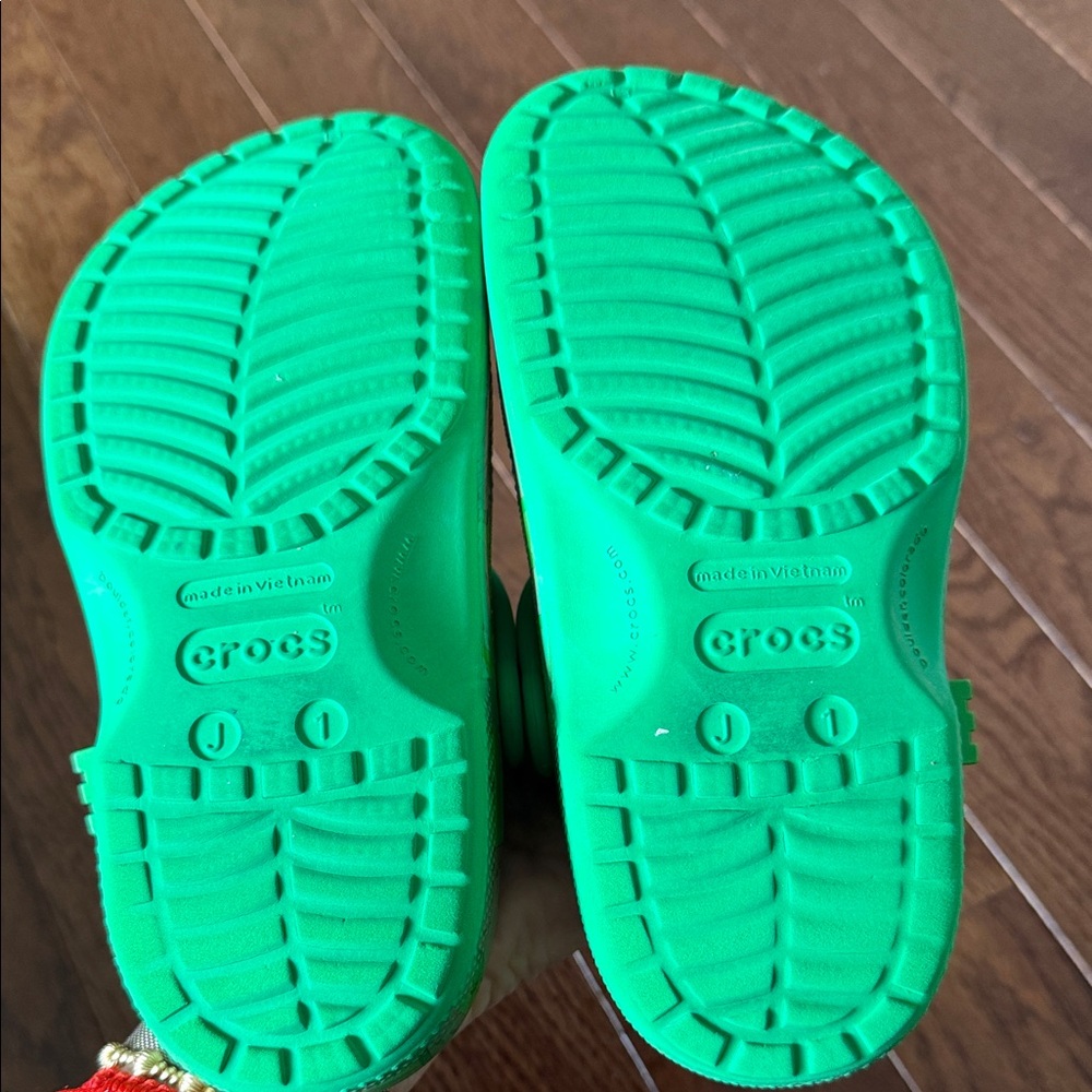 CROCS Kids Green Gaming Slippers size J-1 - Picture 3 of 4